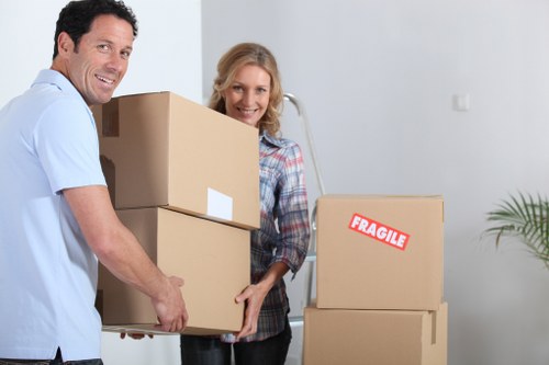 Access, delays and complaint terms for moving services